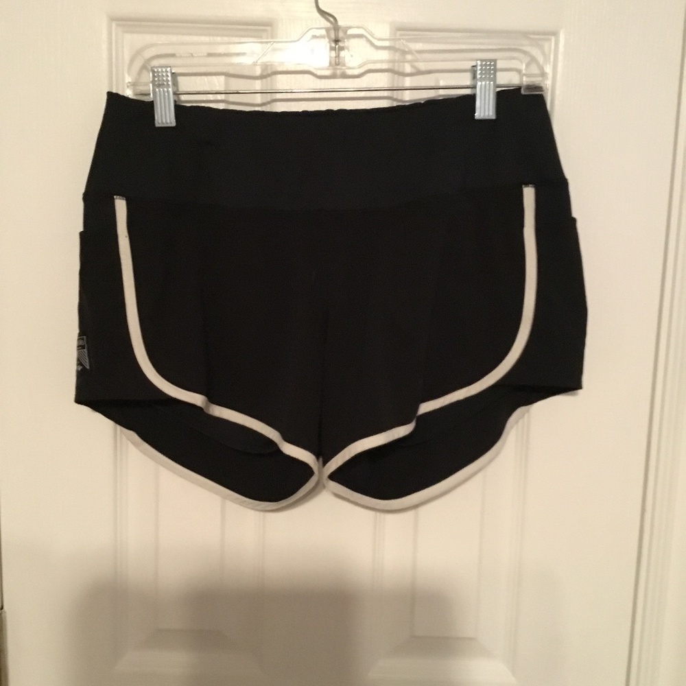 Oiselle Track Star shorts - Black